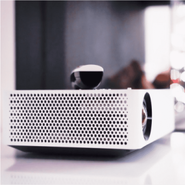 写真:プロジェクターを斜め横から移した写真です